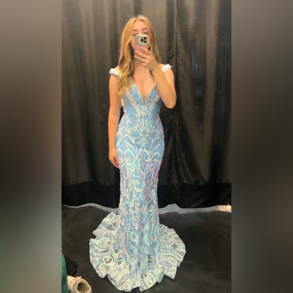 Light Blue Iridescent Sequin Patterned Mermaid Plunging Prom Dress Gown Size 4